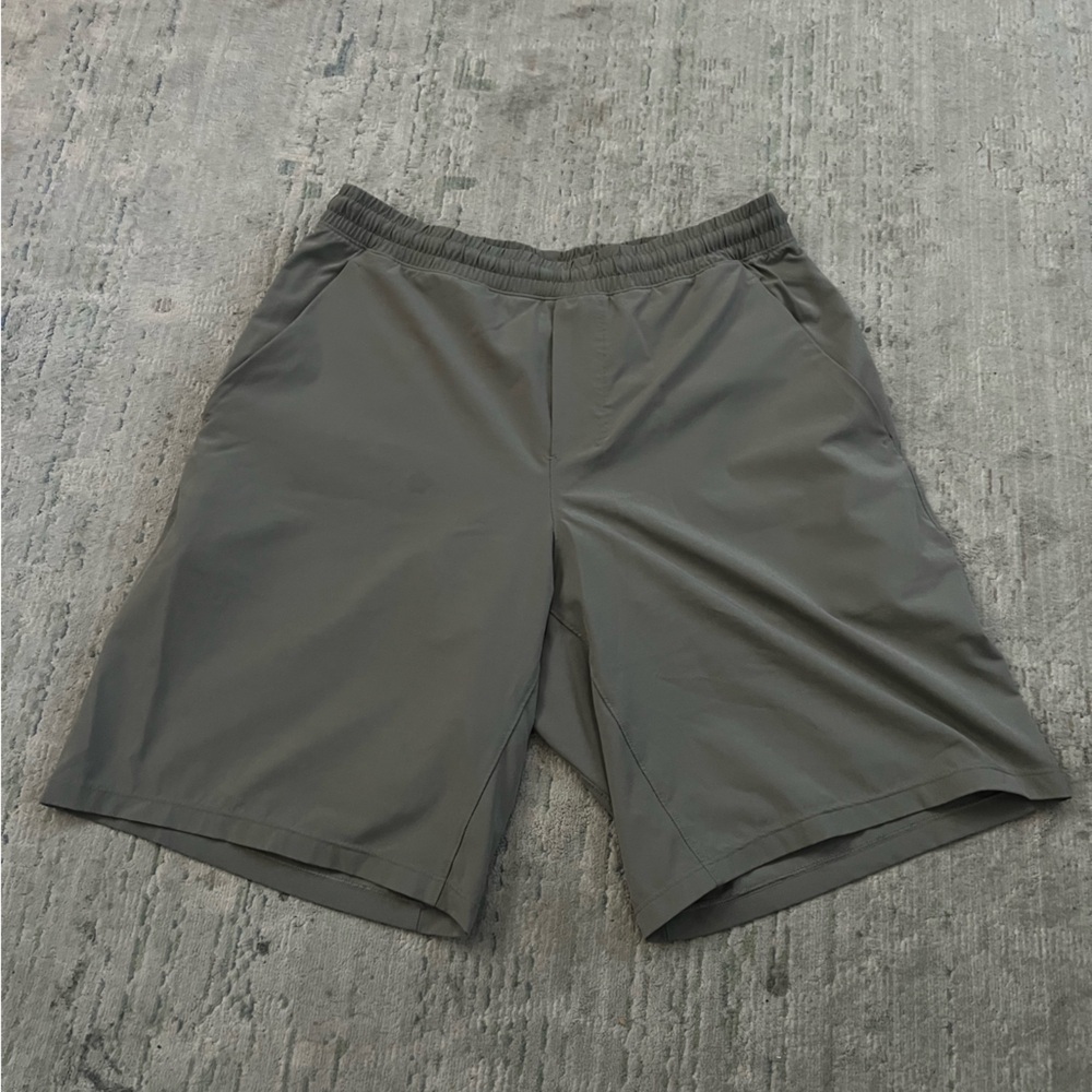 Lululemon pacebreaker 9” men’s shorts with liner.